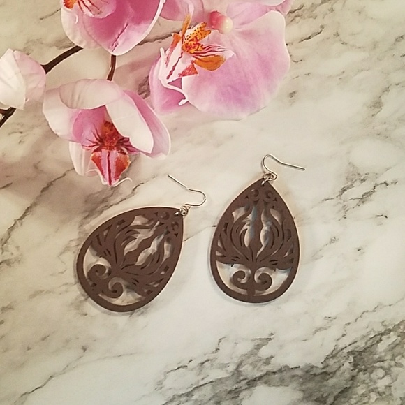 Jewelry - Delicate Wood Earrings